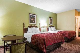 סטוקברידג' Royal Palms Inn חדר תמונה